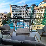 Miramar Front Family Deluxe No Swim Pool Access