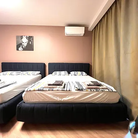 Miramar Front Self Catering Family Deluxe アパート *