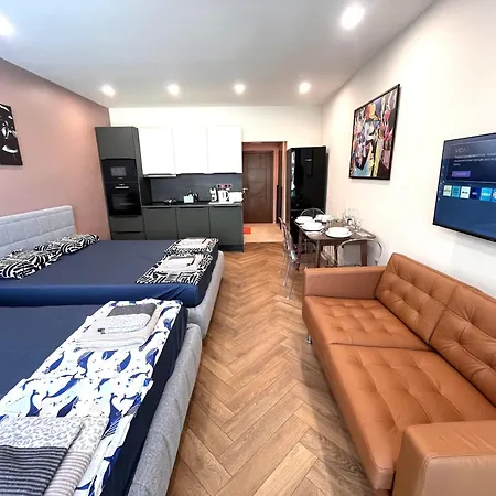 Miramar Front Family Deluxe No Swim Pool Access *