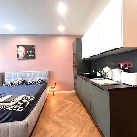 Miramar Front Self Catering Family Deluxe