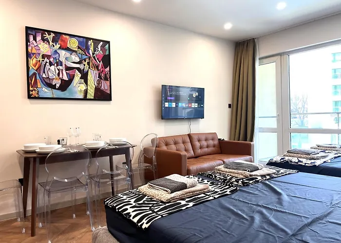 Miramar Front Family Deluxe No Swim Pool Access Slantchev Briag