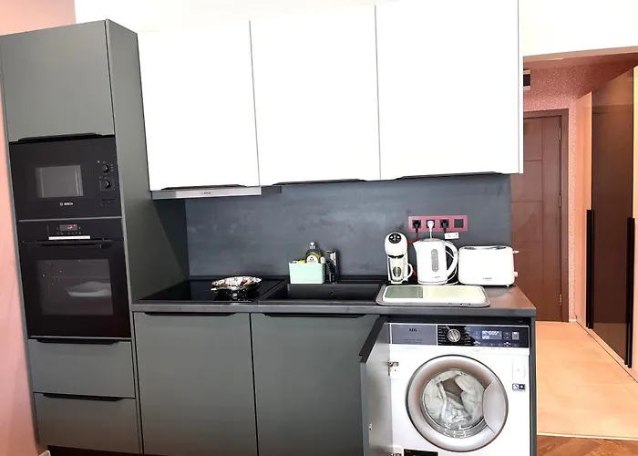 Miramar Front Family Deluxe No Swim Pool Access * Slantchev Briag