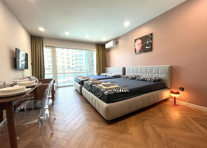 Miramar Front Family Deluxe No Swim Pool Access Slantchev Briag