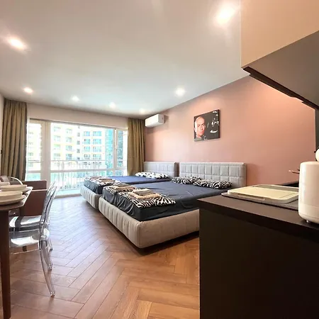 Miramar Front Family Deluxe No Swim Pool Access Солнечный берег