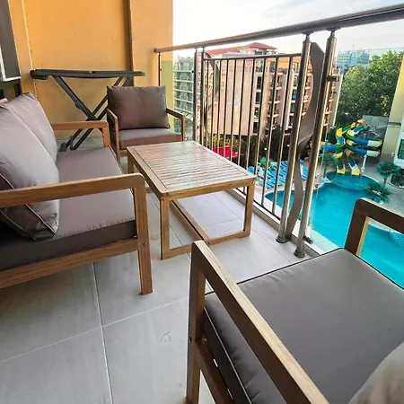 Апартаменты Miramar Front Family Deluxe No Swim Pool Access
